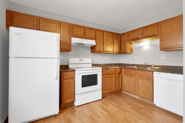 Building Photo - 334 Mt Everest Dr