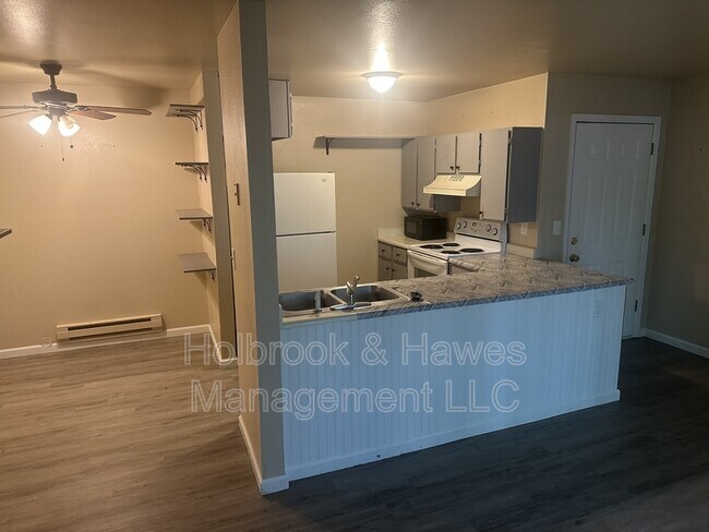 Building Photo - 4531 Boardwalk Dr
