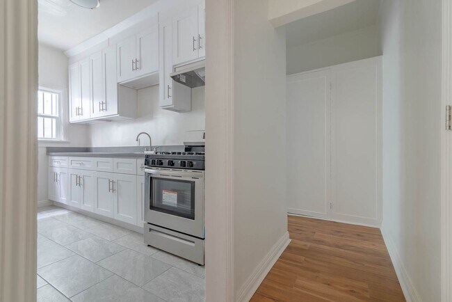 Interior Photo - cor410