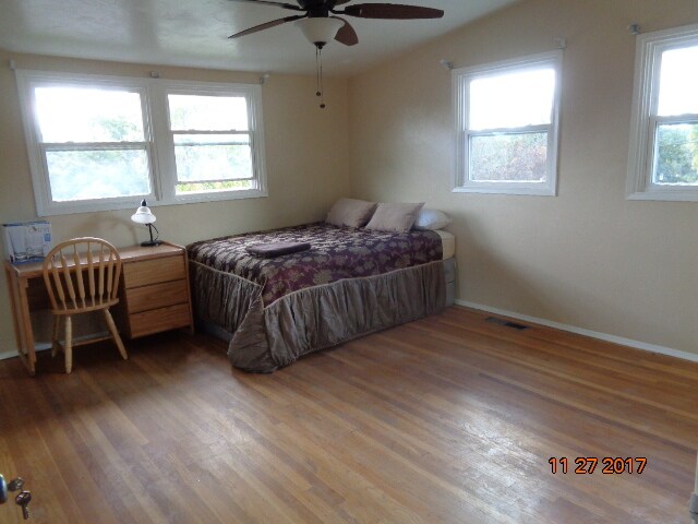 Building Photo - 4951 Campanile Dr