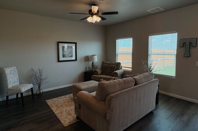 Building Photo - Townhome For Rent NW OKC!