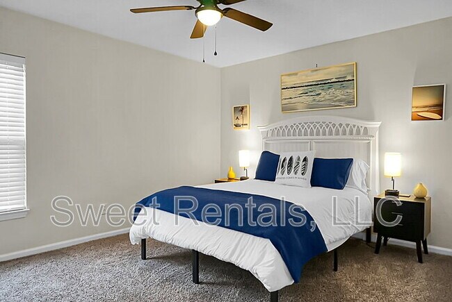 Building Photo - 124 Larkspur Dr