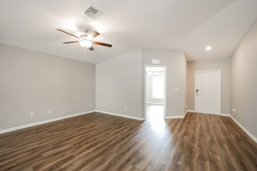 Building Photo - 258 Dorman St