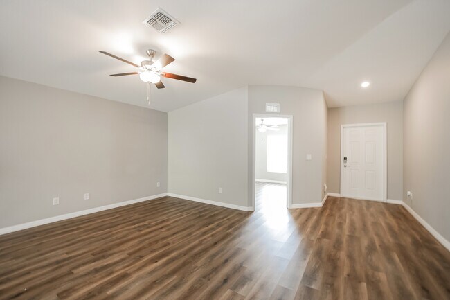 Building Photo - 258 Dorman St