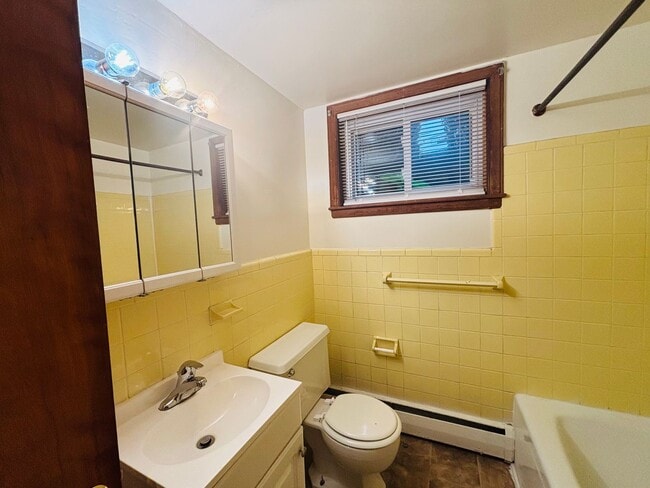 Building Photo - 121 Hearthstone Dr