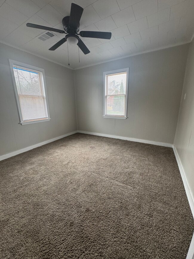 Building Photo - 610 Ripley Ave