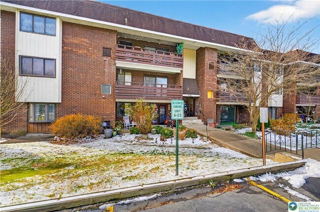 Primary Photo - 1575 Creekside Rd