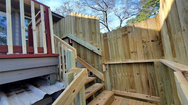 Building Photo - 7 Woody Creek Dr