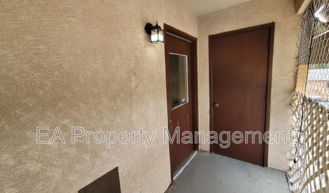 Building Photo - 332 Grove St SE