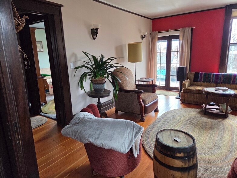 Building Photo - 102 N Alabama St