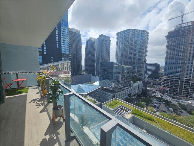 Building Photo - 68 SE 6th St