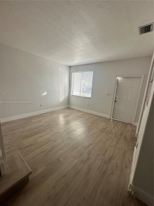 Building Photo - 1481 SE 24th Ct