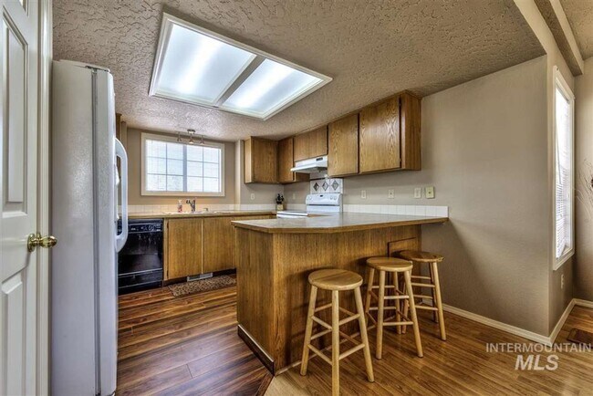 Building Photo - Nampa 3 bed 2 bath home - All landscaping included