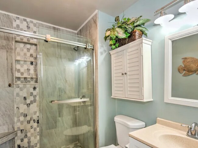 Building Photo - 4803 SW Santa Barbara Ct