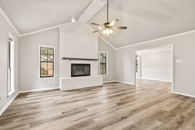 Building Photo - Maumelle Luxury Riverland Home