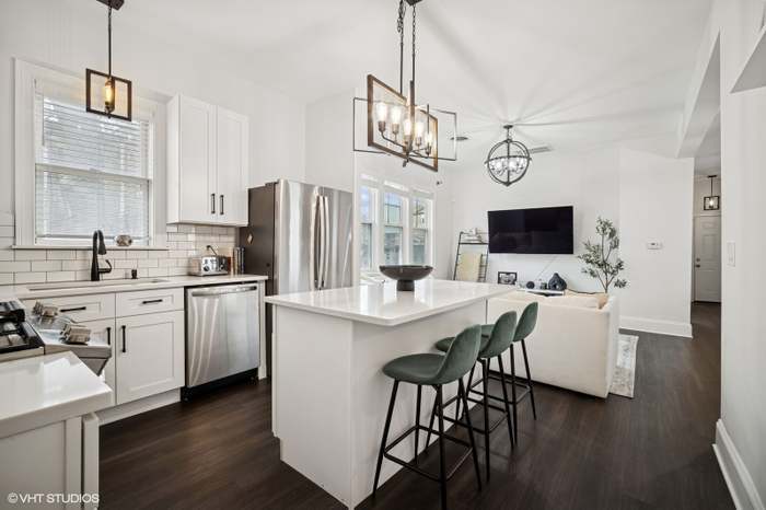 Kitchen - 2512 W Lyndale St