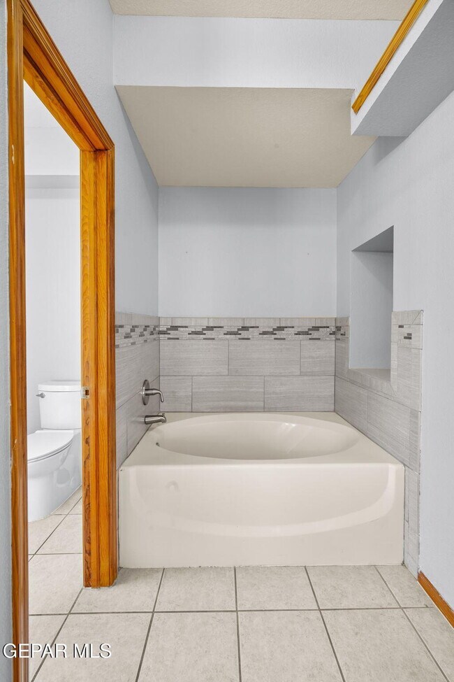 Building Photo - 7089 Tierra Roja St