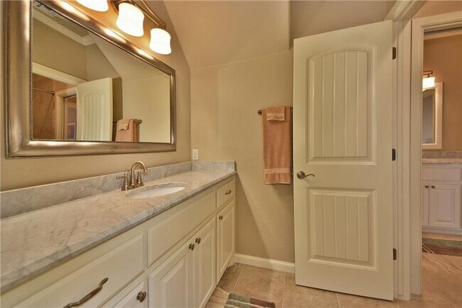 Building Photo - 16828 Little Leaf Ln