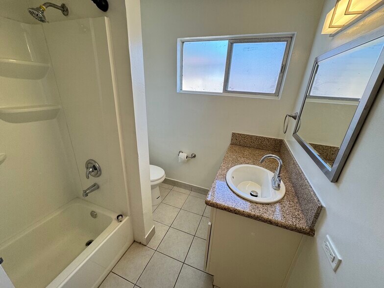 Building Photo - 1152 Ruberta Ave