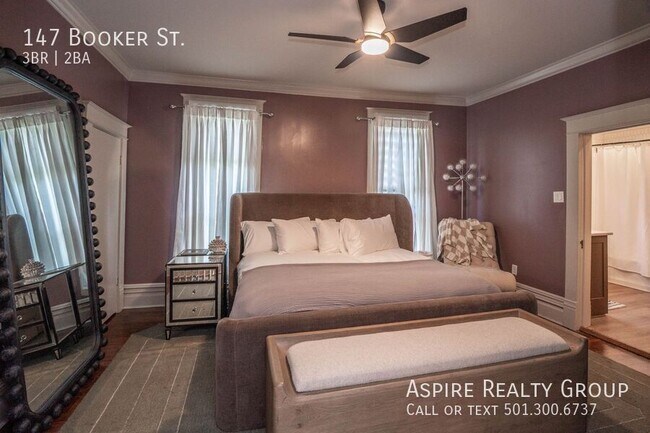 Building Photo - 147 S Booker St