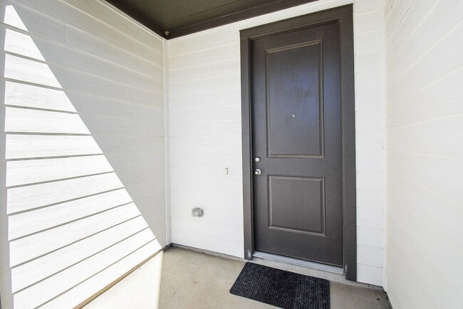Building Photo - 27950 Western Crk Ct