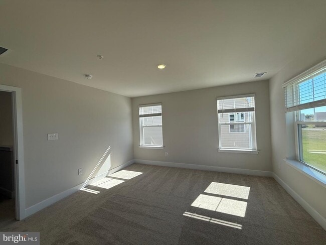 Building Photo - 1670 Lake Placid Dr