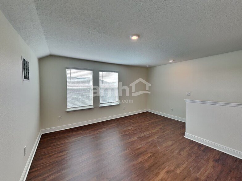 Building Photo - 2721 Ponds Trl