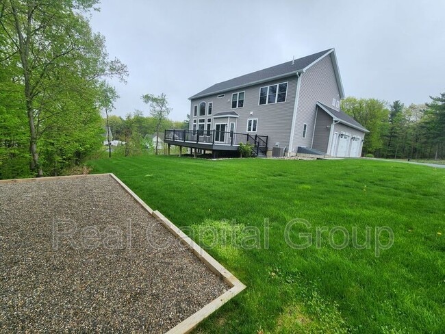 Building Photo - 40 Haywood Ln