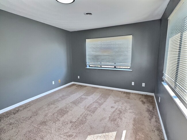 Building Photo - 2846 Virginia Ave