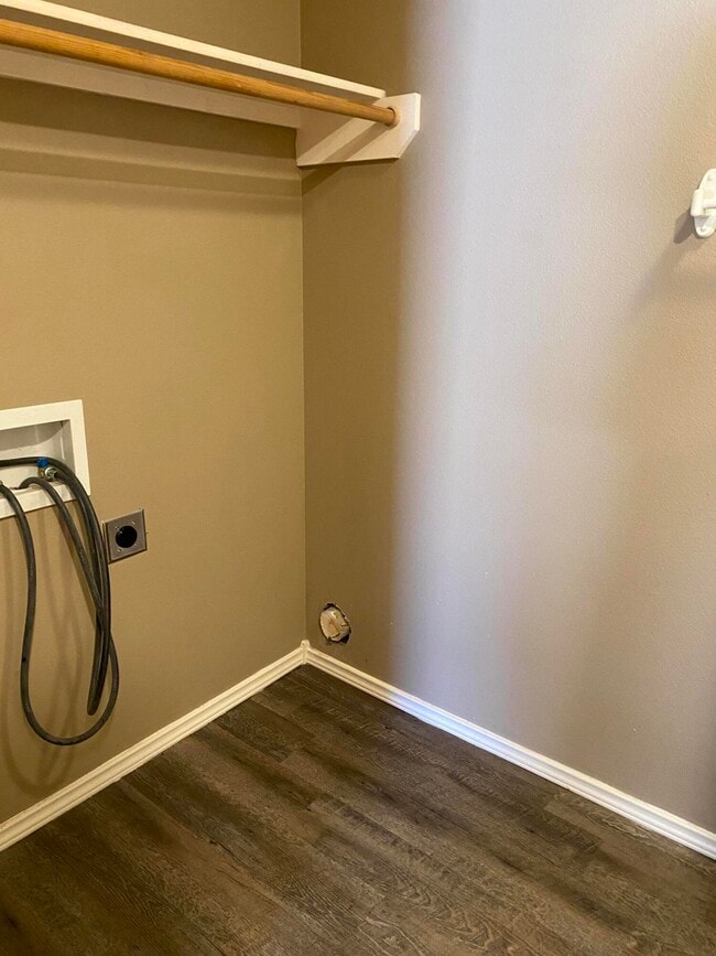 Building Photo - 7401 Waco Ave