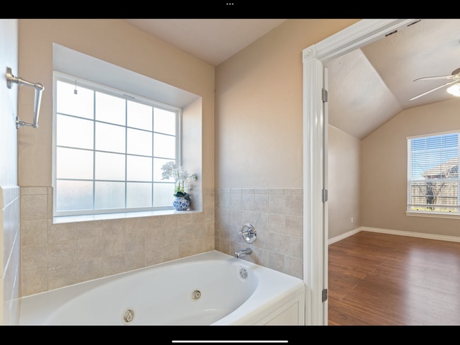 Building Photo - 2809 SW 92nd Ct