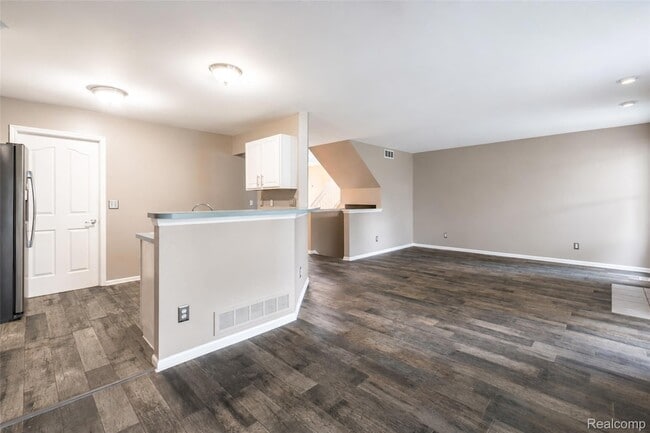 Building Photo - 22733 Coachlight Cir