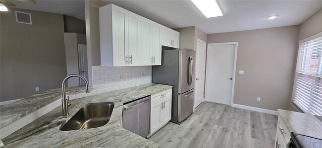 Building Photo - 11143 Bramblebrush St