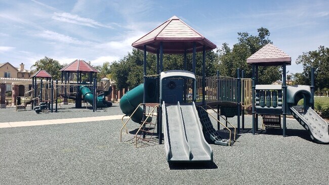 Building Photo - 16020 Huntington Garden Ave