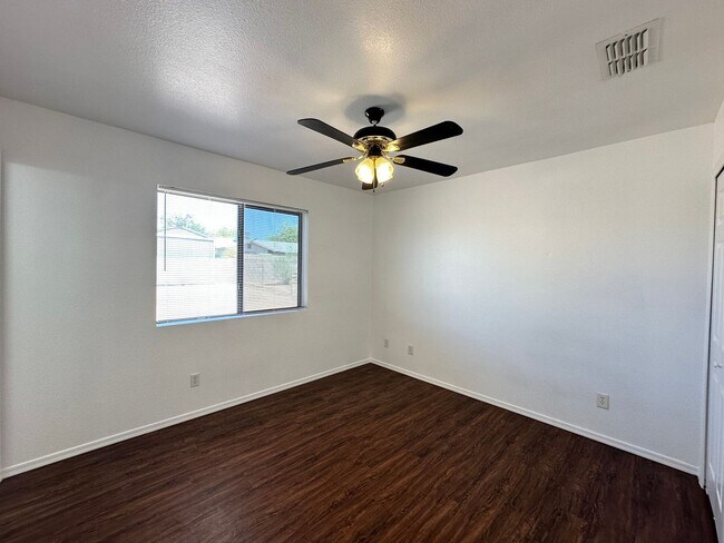 Building Photo - 6527 Nielsen Way