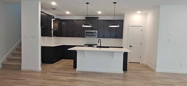 Building Photo - 8423 Bay Rdg Cir
