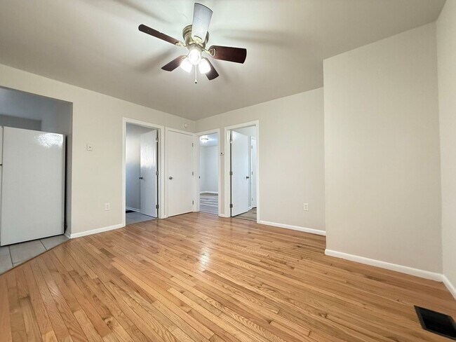 Building Photo - 154 Sylvester St