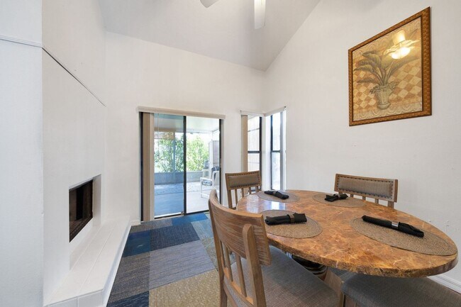 Building Photo - Charming 2BR Condo in Melbourne Beach