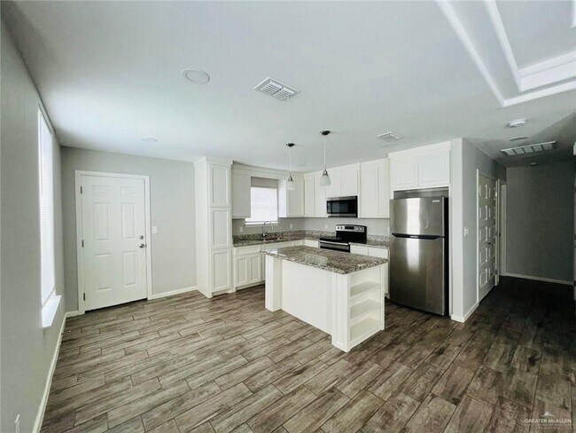 Building Photo - 1308 Alta Vista Dr