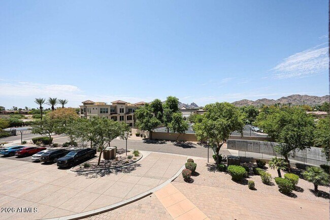 Building Photo - 7291 N Scottsdale Rd