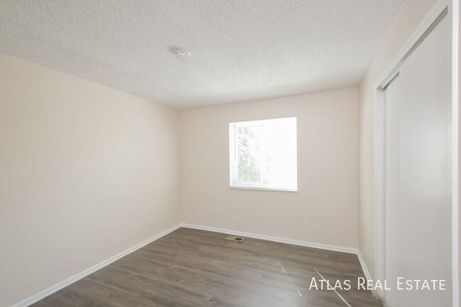 Building Photo - GET $500 OFF RENT IF MOVED IN BY 11/30/202...