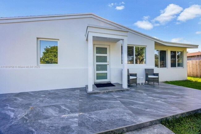 Building Photo - 6700 SW 62nd Ct