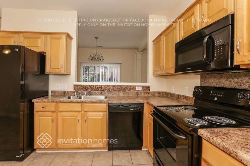 Building Photo - 5519 Bentgrass Run Dr