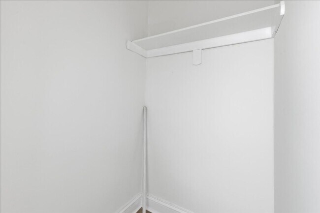 Building Photo - 423 Mt Vernon Ave