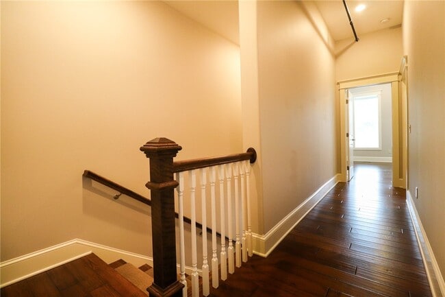 Building Photo - 64 E Market St