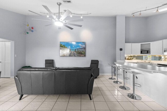 Building Photo - 1801 S US Hwy 1