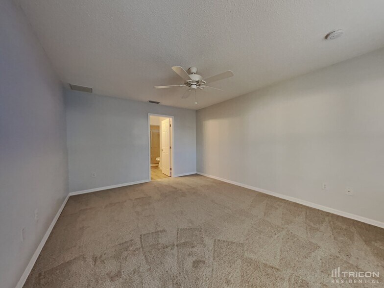 Building Photo - 12285 Villa Rd