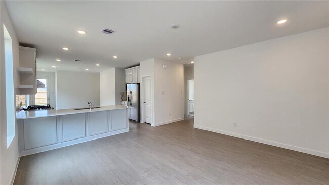 Building Photo - 28815 Texas Sparrow Ln