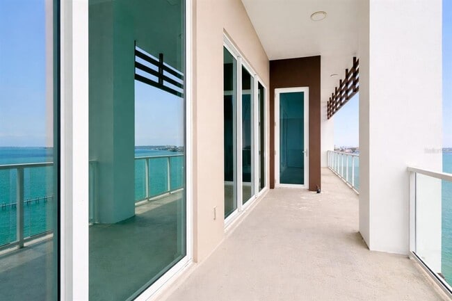 Building Photo - 920 N Osceola Ave