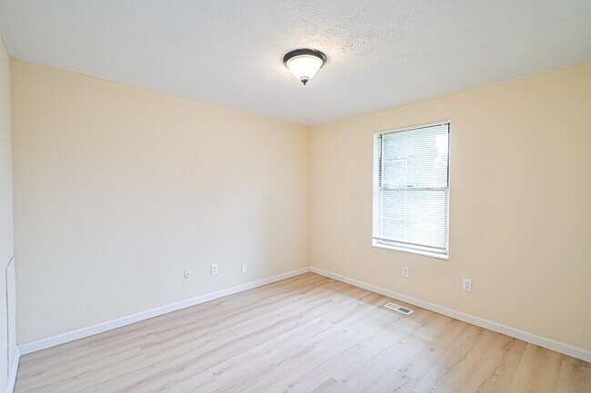 Building Photo - 6171 Little Creek Ct